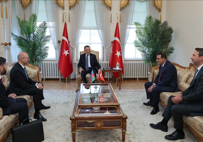 Вице-президент Турции встретился с министром энергетики Азербайджана и президентом SOCAR (Фото)