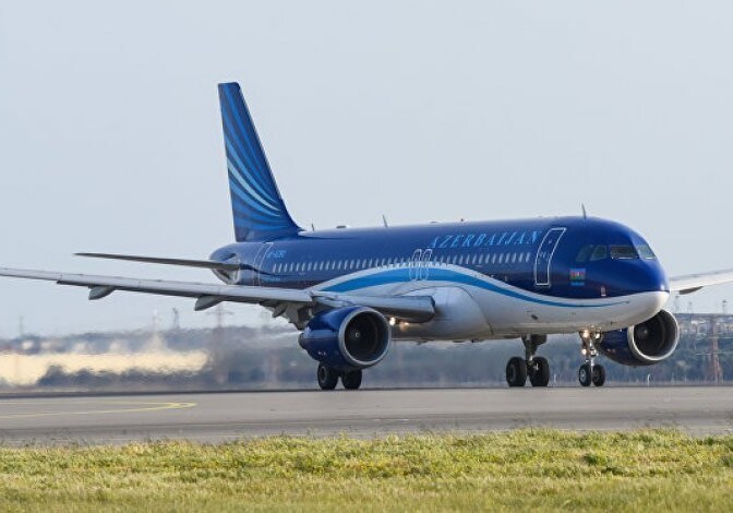 Самолет, выполнявший рейс Баку-Ташкент приземлился в Самарканде - Вынужденная посадка