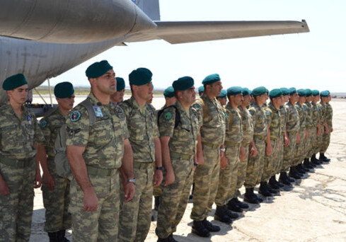 Группа азербайджанских миротворцев вернулась на Родину (Фото)