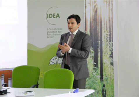 В Баку обсудили переход к альтернативным источникам энергии (Фото)