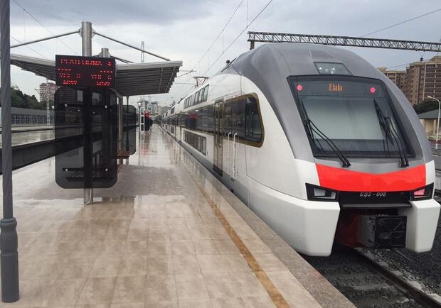 Президент Ильхам Алиев запустил первый пассажирский поезд по маршруту Баку-Сумгайыт (Фото)