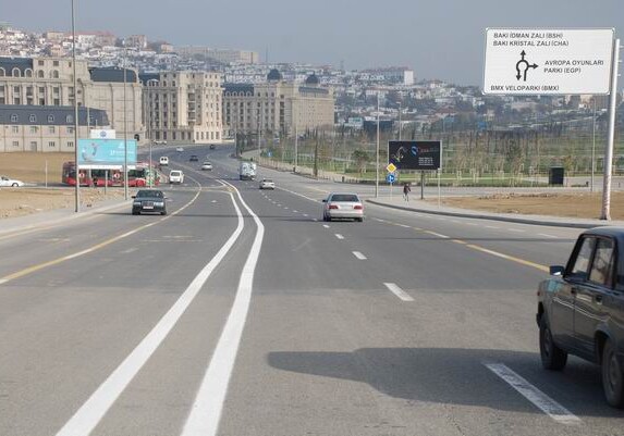 В Баку въезд на дорогу 20-й участок закрыли для пассажирских автобусов