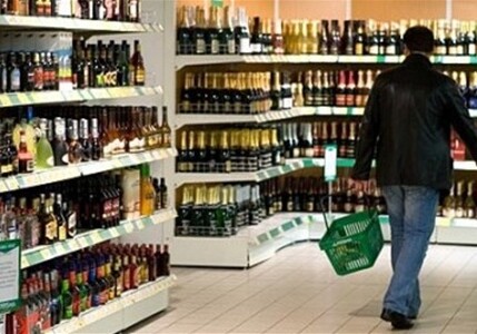 С 1 января запрещаются оптовые и розничные продажи алкогольных напитков за наличные - в Азербайджане