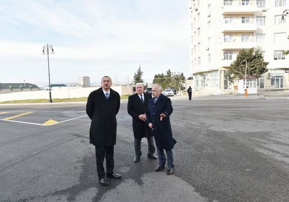 Президент Ильхам Алиев ознакомился с состоянием улиц в Хатаинском районе