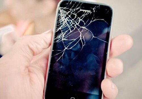 Apple будет продавать новенькие iPhone, взамен разбитых и сломанных