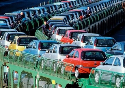 Азербайджан в 7,4 раза сократил импорт автомобилей