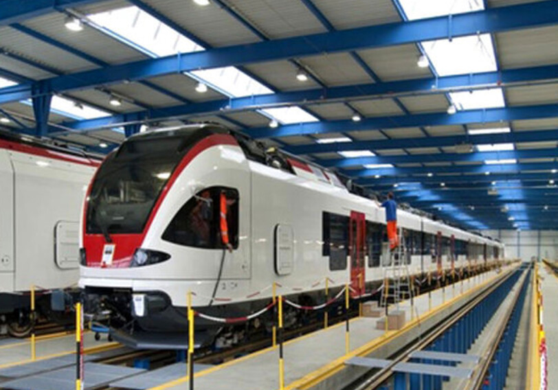 Азербайджан получил еще два двухэтажных поезда