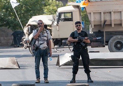 Членам вооруженной группы в Ереване назвали условия сдачи