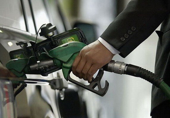 Азербайджан снизил до минимума акцизный налог и таможенную пошлину на импорт бензина