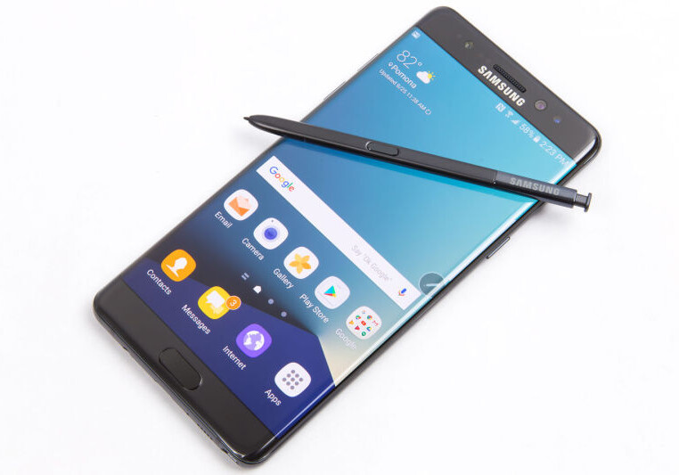 Samsung приостановила производство взрывающихся смартфонов 