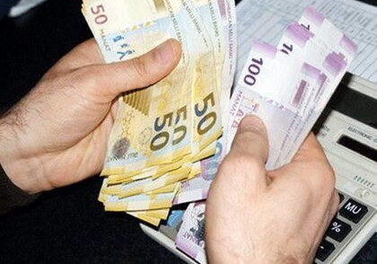Средняя номинальная зарплата в Азербайджане составляет 488,7 маната