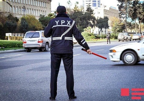 В центре Баку ограничено движение автотранспорта