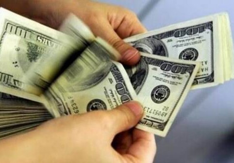 Объявлен курс доллара в Азербайджане на 9 марта