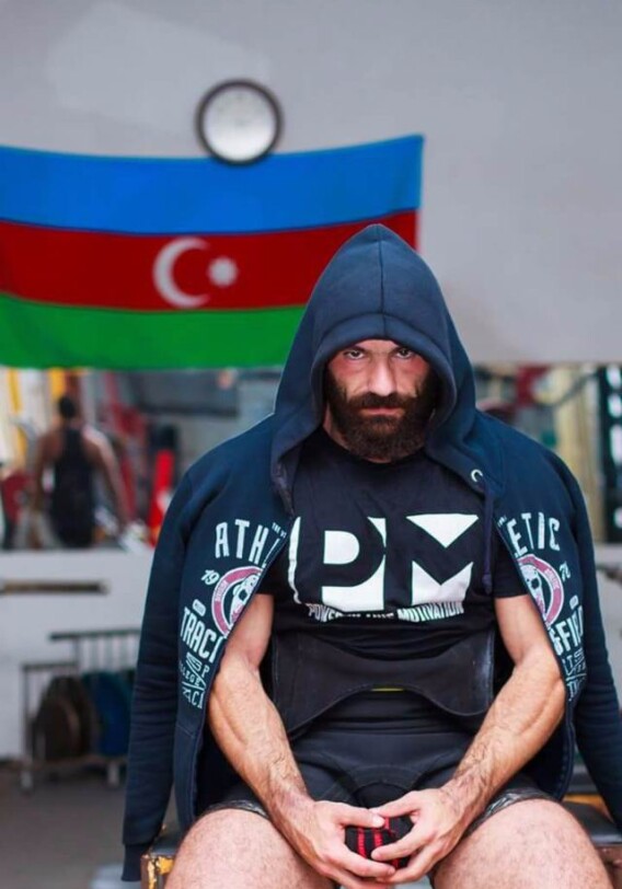 Рамиль Ахмед. Человек, который поднял 1000 кг (Фото–Видео)
