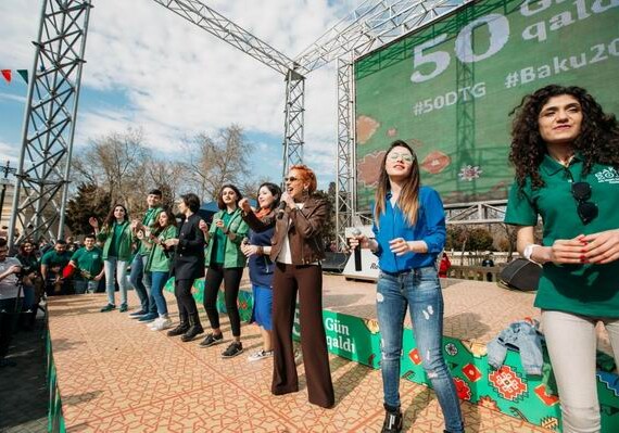 Тюнзаля Агаева вместе с волонтерами исполнила «Гимн волонтеров - Салам, Баку» (Видео)