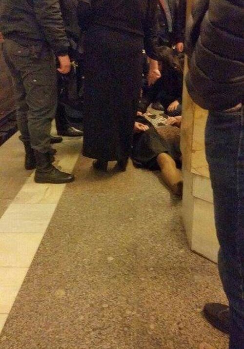 Поезд сбил женщину в бакинском метро (Фото)
