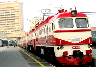 Джавид Гурбанов: «Добраться на поезде из Баку в Нахчыван можно будет за 28-30 часов»