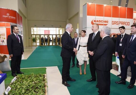 Президент ознакомился с выставками WorldFood Azerbaijan и CaspianAgro (Фото-Добавлено)