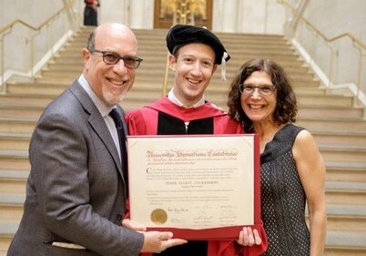 Марк Цукерберг получил степень доктора юриспруденции