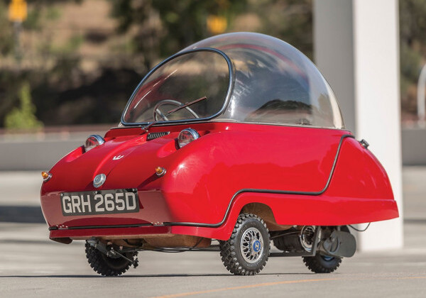Самый маленький автомобиль в мире Peel выставлен на аукцион (Фото)