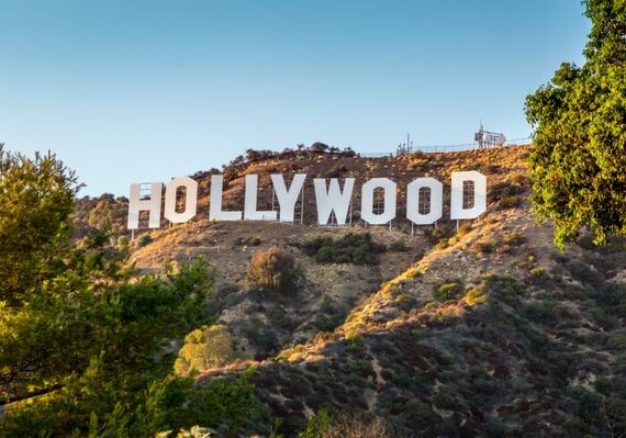 История возникновения надписи Hollywood в Лос-Анджелесе