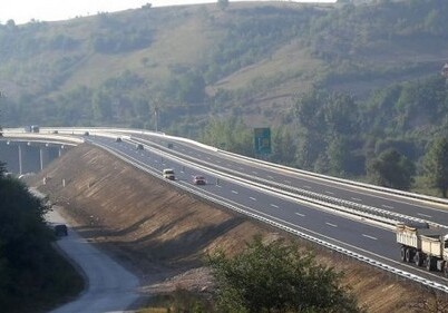 Азербайджанская компания будет строить дороги в Боснии