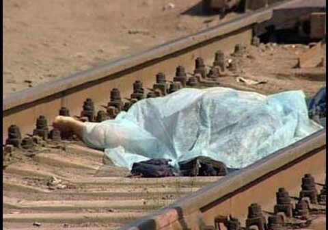Шокирующий суицид в Шамкире: женщина с маленькими детьми бросилась под поезд