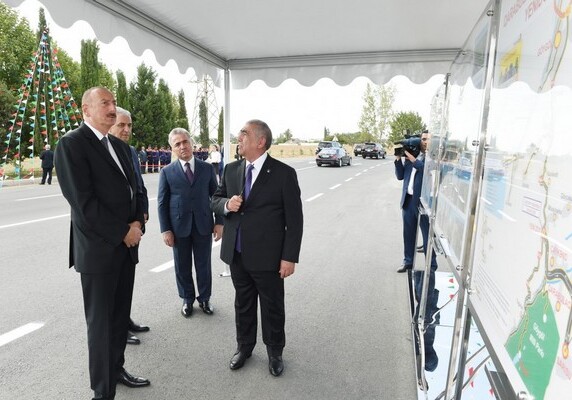 Президент Азербайджана принял участие в открытии дороги Зазалы-комплекс «Имамзаде»-Гянджа (Фото)