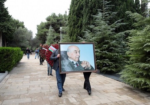 Лютфи Заде похоронен на I Аллее почетного захоронения (Фото)