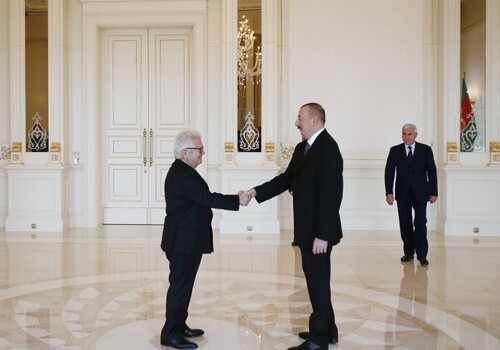 Президент Азербайджана принял посла Греции (Фото)