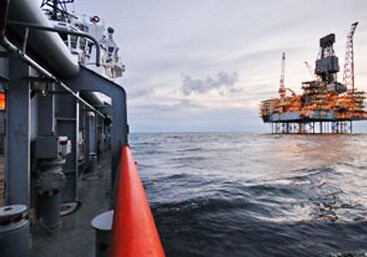 SOCAR: Умер упавший в море нефтяник