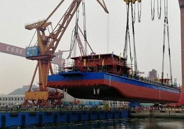 В Китае на воду спустили первый в мире электрический корабль