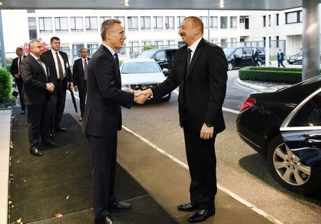 Президент Азербайджана встретился в Брюсселе с генсеком НАТО (Фото-Обновлено)