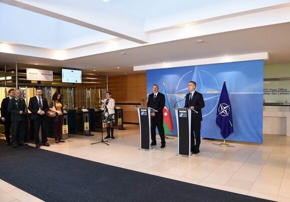 Президент Азербайджана и генсек НАТО выступили с заявлениями для печати