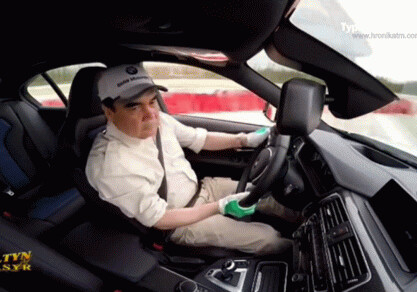 Форсаж в зеленых перчатках: Президент Туркменистана устроил дрифт на спорткаре  (Фото-Видео)