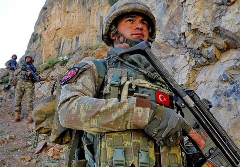 Турецкая армия уничтожила 1266 террористов в ходе операции в Африне