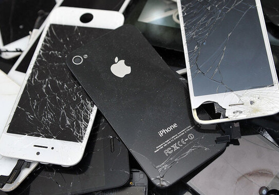 Samsung займется переработкой старых телефонов для извлечения кобальта