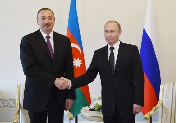 Президент Азербайджана поздравил Владимира Путина с победой на выборах президента РФ