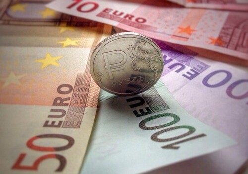 Курс евро впервые с марта 2016 года превысил 80 рублей