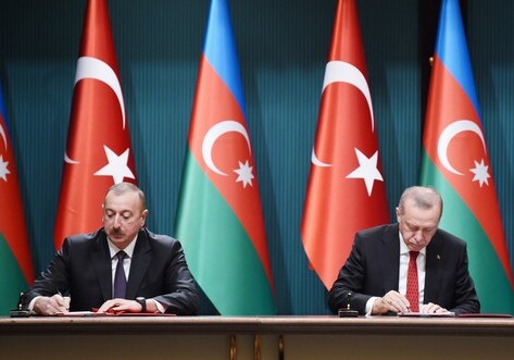 Азербайджан и Турция подписали 6 документов (Фото)