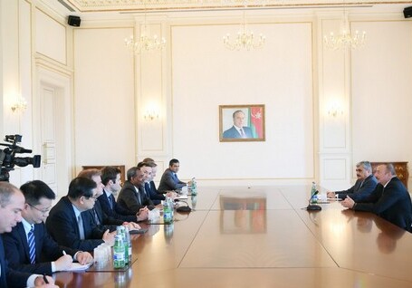 Президент Азербайджана принял членов Совета правления АБР (Обновлено)