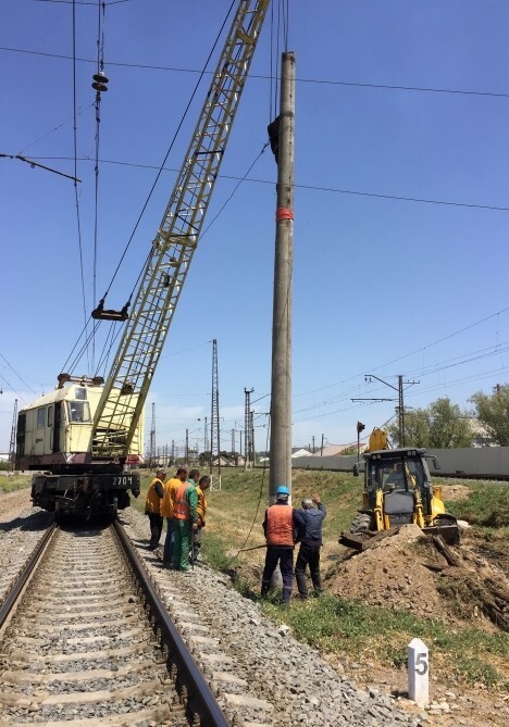 Проводится капремонт системы электроснабжения Бакинской пригородной железнодорожной линии (Фото)