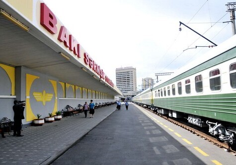 На Бакинском железнодорожном вокзале можно приобрести билеты на поезда, курсирующие по территории СНГ