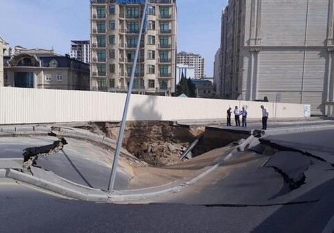 В центре Баку просела автомобильная дорога (Фото-Видео)