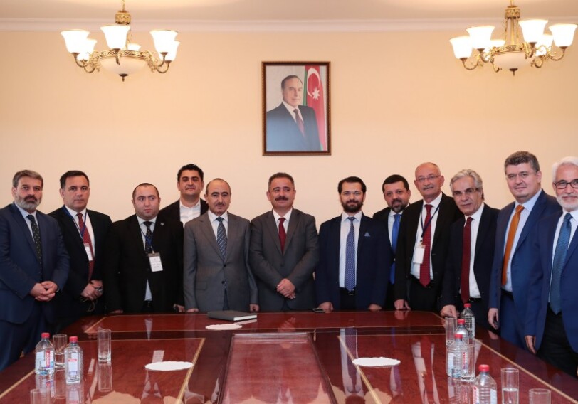 Помощник Президента Азербайджана встретился с группой турецких журналистов