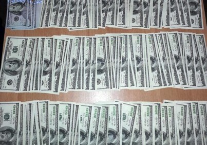 Пресечена попытка вывоза из Азербайджана крупной партии валюты (Фото)