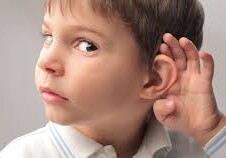 Глухонемых научили слушать музыку через кожу