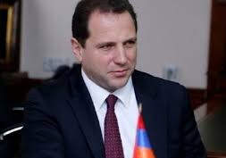 Ереван заявил о контракте на поставки российских истребителей и возможности военного сотрудничества с США