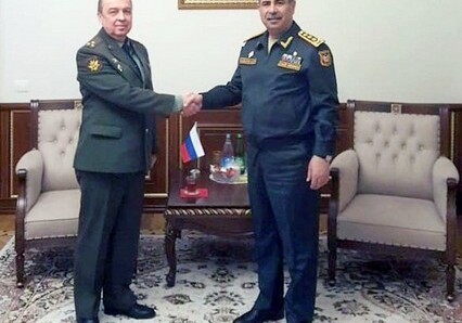 Министр обороны Азербайджана встретился с российским военным атташе