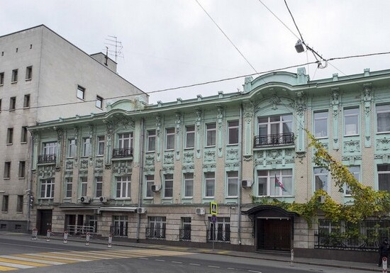 Инцидент в «Неолите»: посольство Азербайджана призвало не поддаваться на провокации